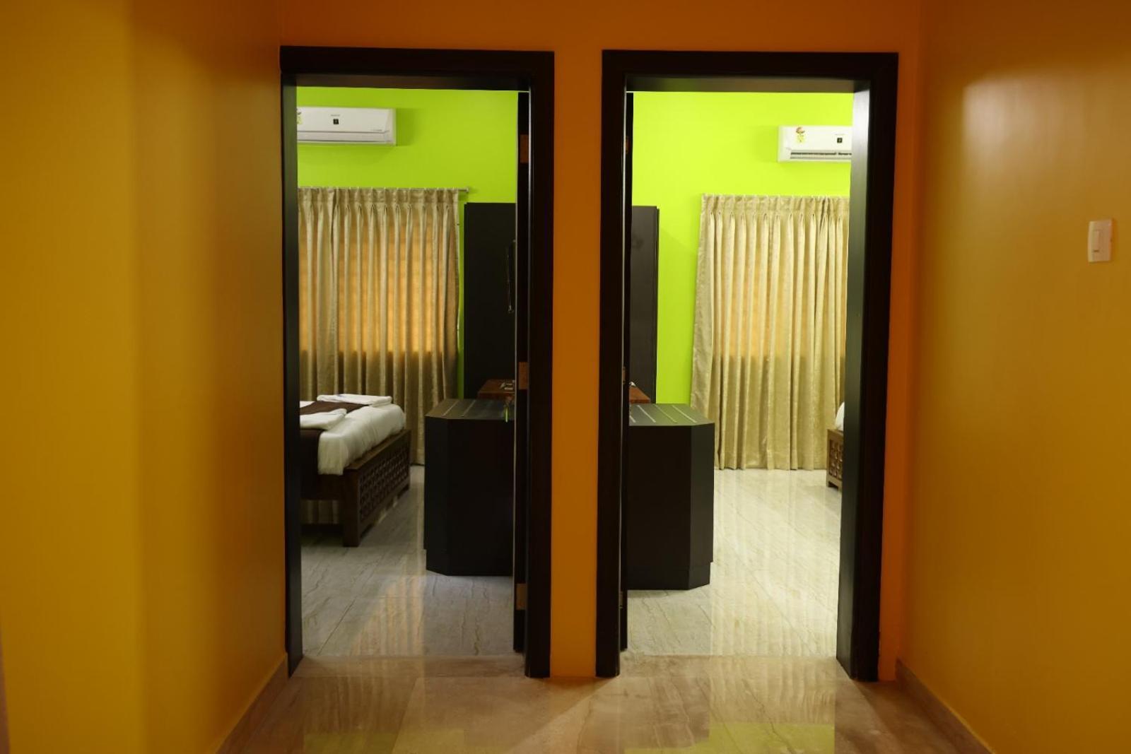 Guest house Sree Sri Residency Ecr *